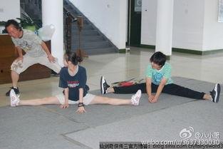 男明星被压腿,这才是真正的健身达人！