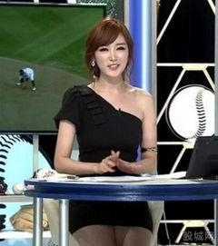 女主播的穿着露胸,引发网友热议