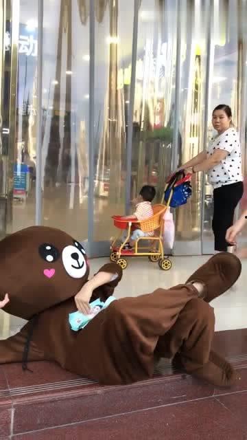 传单熊搞笑跳舞视频